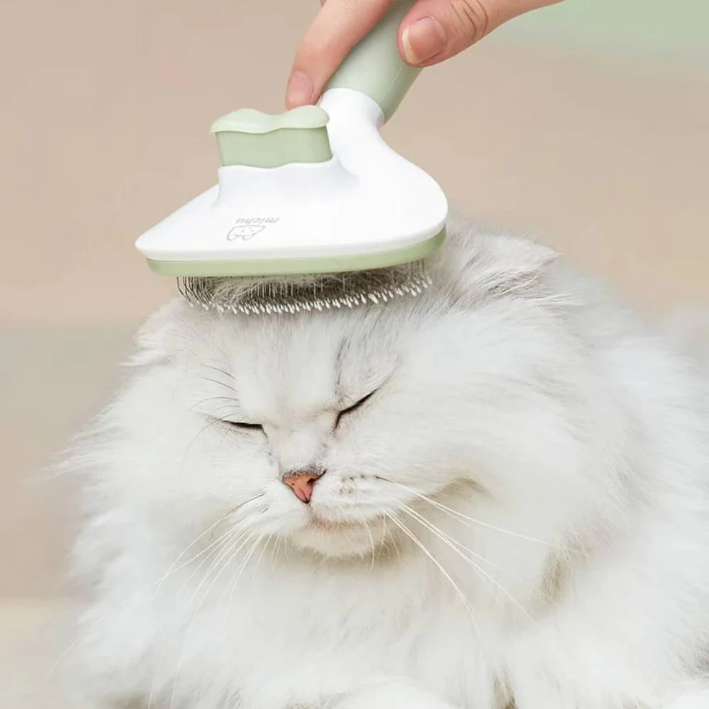 13_88b04809-dcb9-4e54-90ca-696678c92d12_2000x Michu Pet Brush Deshedding Tool