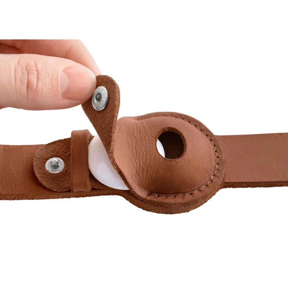 18_d75d1653-f0ea-4dac-9251-3b74d0fa5a90_2000x Hunter Leather Dog Collar with Apple Airtag Holder, Cognac